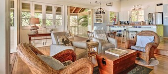 Walk to Beach: Paniolo Hale Townhome w/ Ocean View