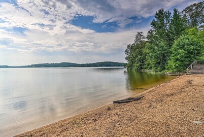 Pool & Boat Dock! Logan Martin Lake Extended Stay