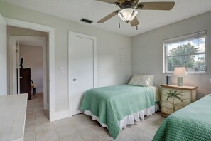 2 habitaciones, escritorio, tabla de planchar con plancha y wifi 