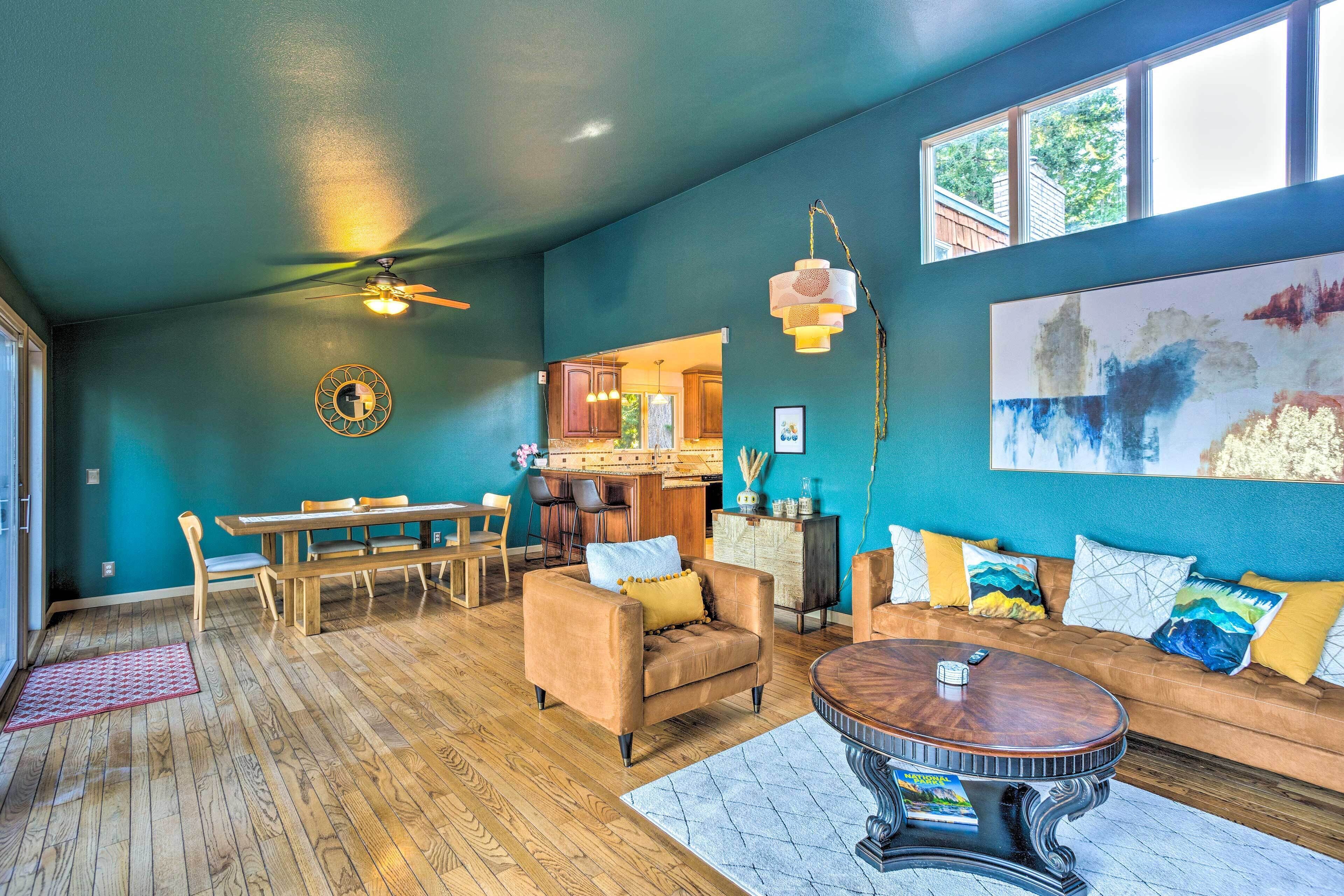 Stunning Puyallup Oasis w/ Views + Game Room!