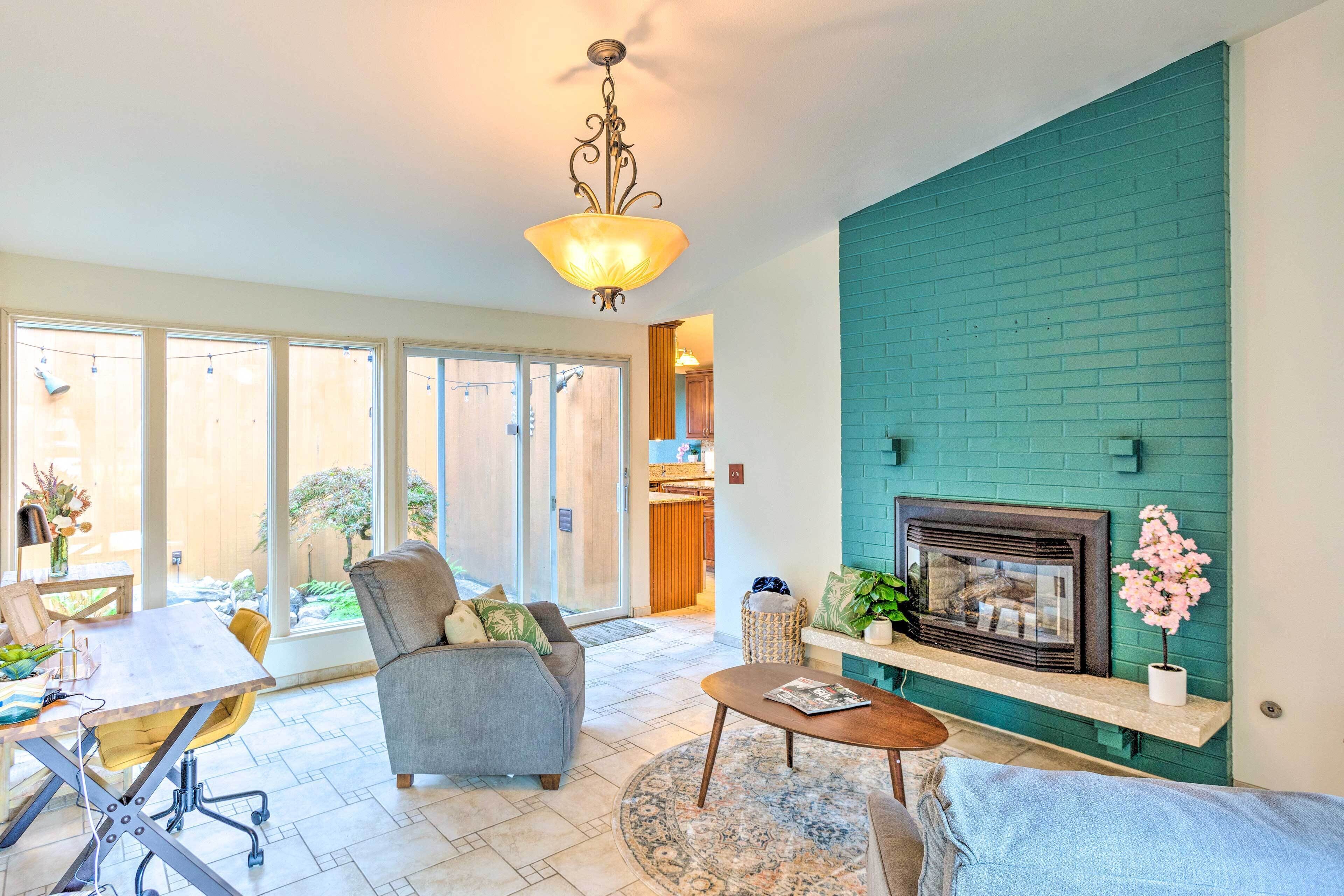 Stunning Puyallup Oasis w/ Views + Game Room!