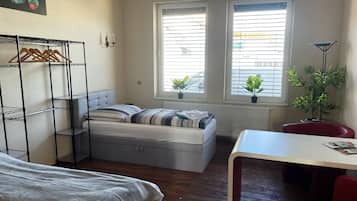 2 bedrooms, WiFi, bed sheets