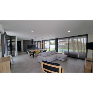 Interior - Sunset Villa in Meco w/ private pool near beach (Sesimbra)