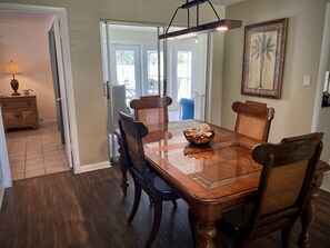 Dining - Location! Location!  (Fort Myers)