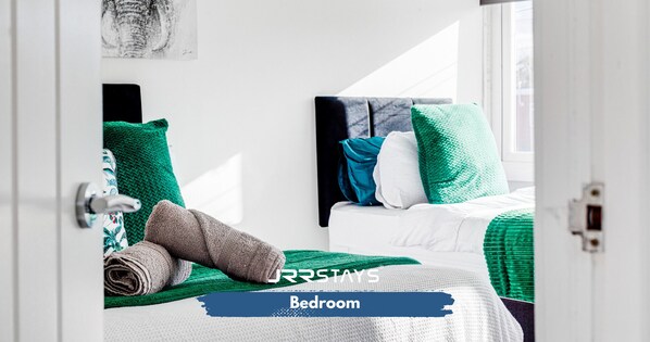 3 bedrooms, iron/ironing board, free Internet, bed sheets