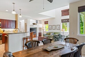 Condo, 3 Bedrooms | Dining