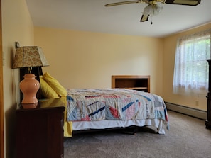 3 habitaciones, escritorio, tabla de planchar con plancha y wifi gratis