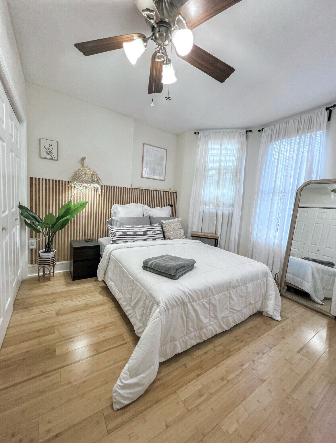 4 bedrooms, desk, iron/ironing board, free WiFi