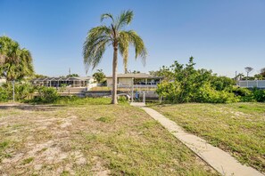 Property grounds - Englewood Home on Canal: Boat to Lemon Bay! (Englewood)