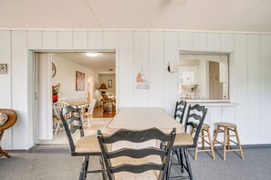 Dining - Englewood Home on Canal: Boat to Lemon Bay! (Englewood)