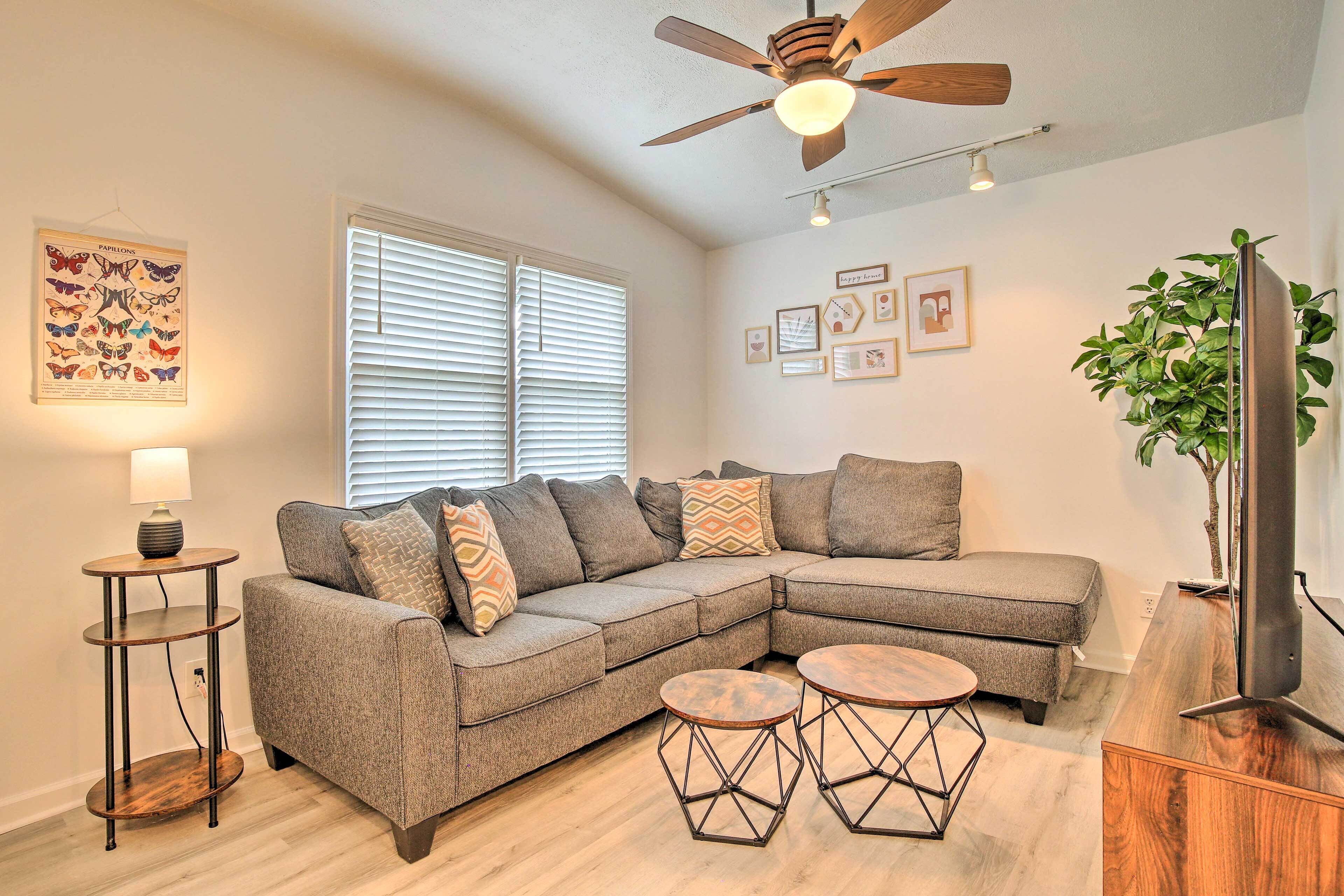 Charming Home ~ 6 Mi to Downtown New Haven!