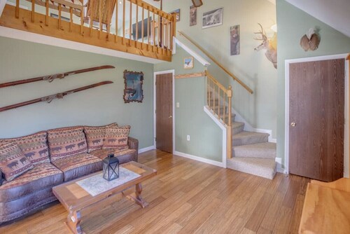 Condo with Offsite Amenities- Walk to Breweries!
