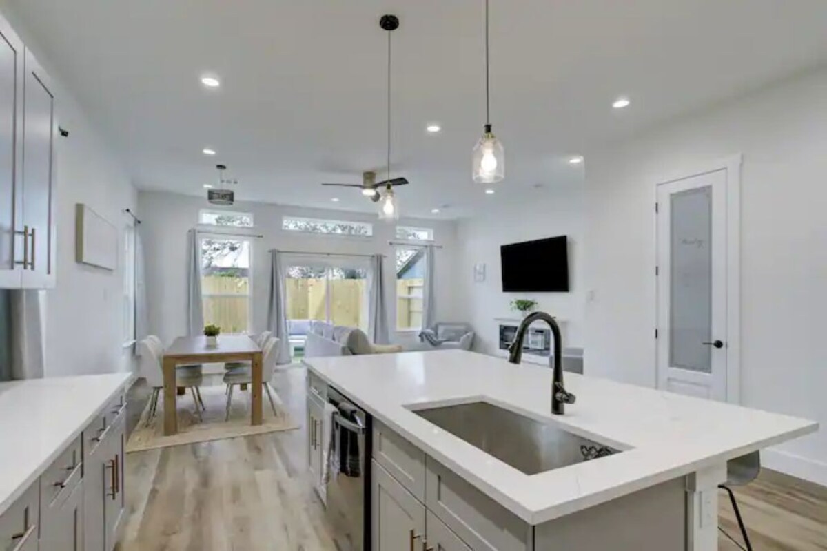 Photo of Best Place for MDCenter & NRG Stadium-Foam Mattresses and Sofa Bed