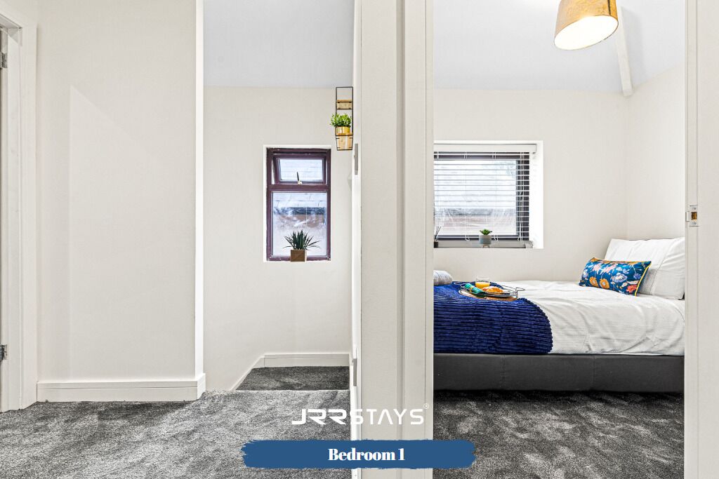 JRR Stays - West Midlands - Walsall - M6 J9 - WS2