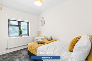 4 bedrooms, iron/ironing board, free WiFi, bed sheets