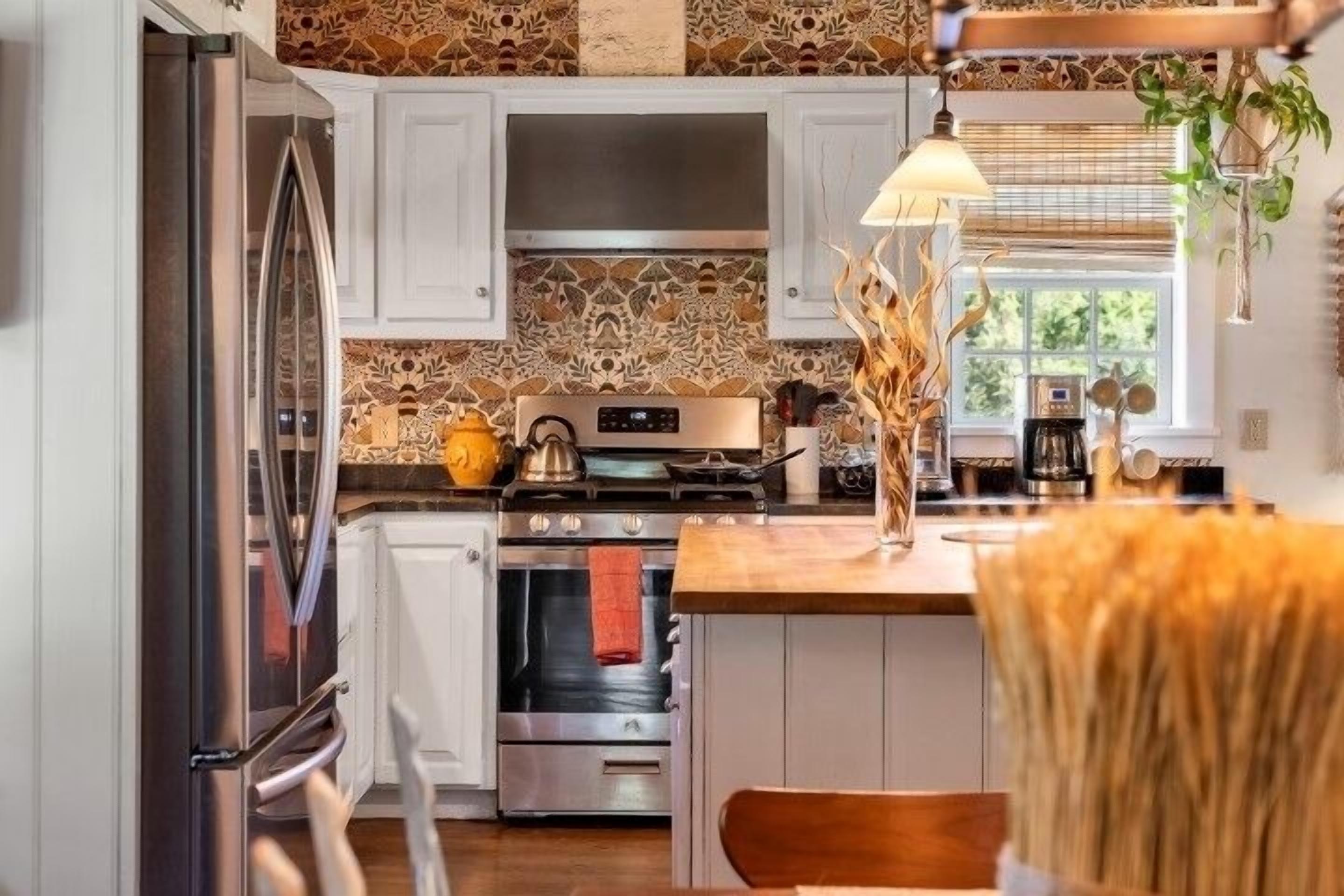 Nature Abounds - Little Red Cape in Barnard, 20 minutes to Woodstock