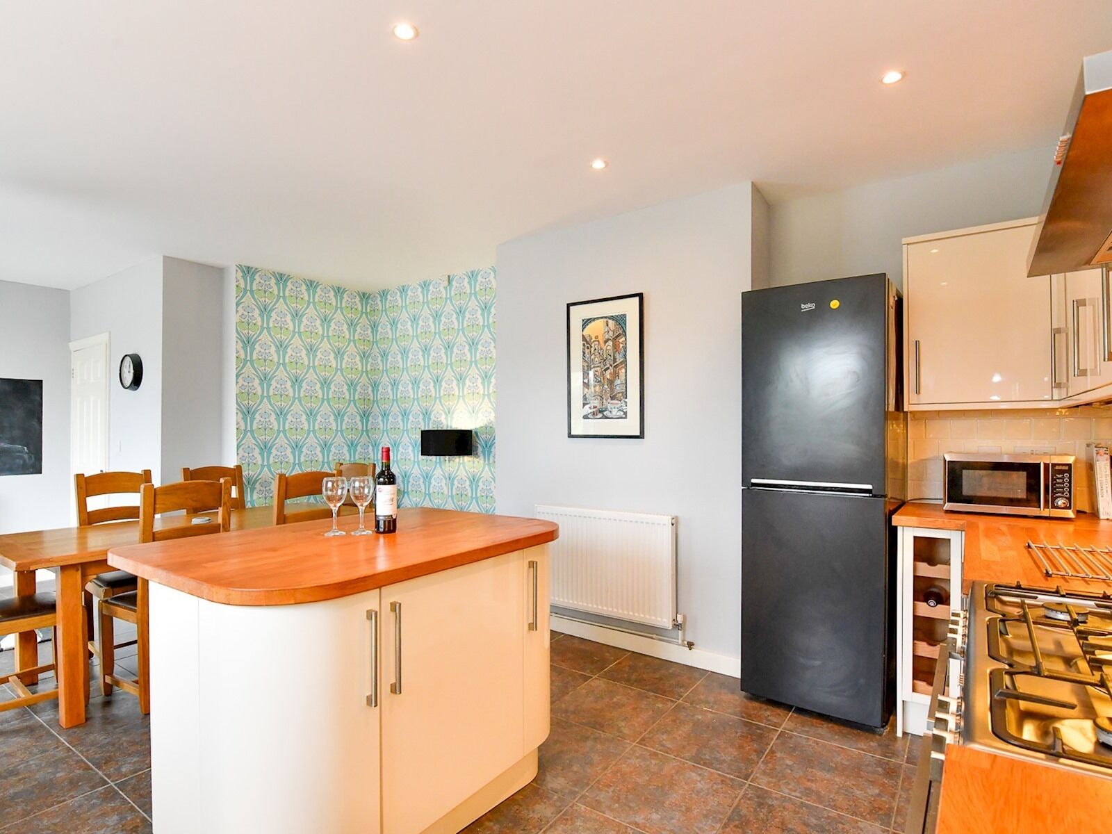 Pass the Keys | Spacious 4 Bedroom home with Parking  Garden