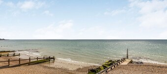 Delightful 2 Bed House a Stones Throw From Beach - Pass the Keys