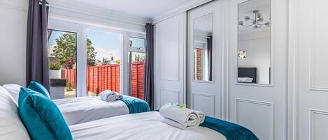 2 slaapkamers, een strijkplank/strijkijzer, gratis wifi, beddengoed