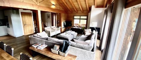 Télévision, cheminée