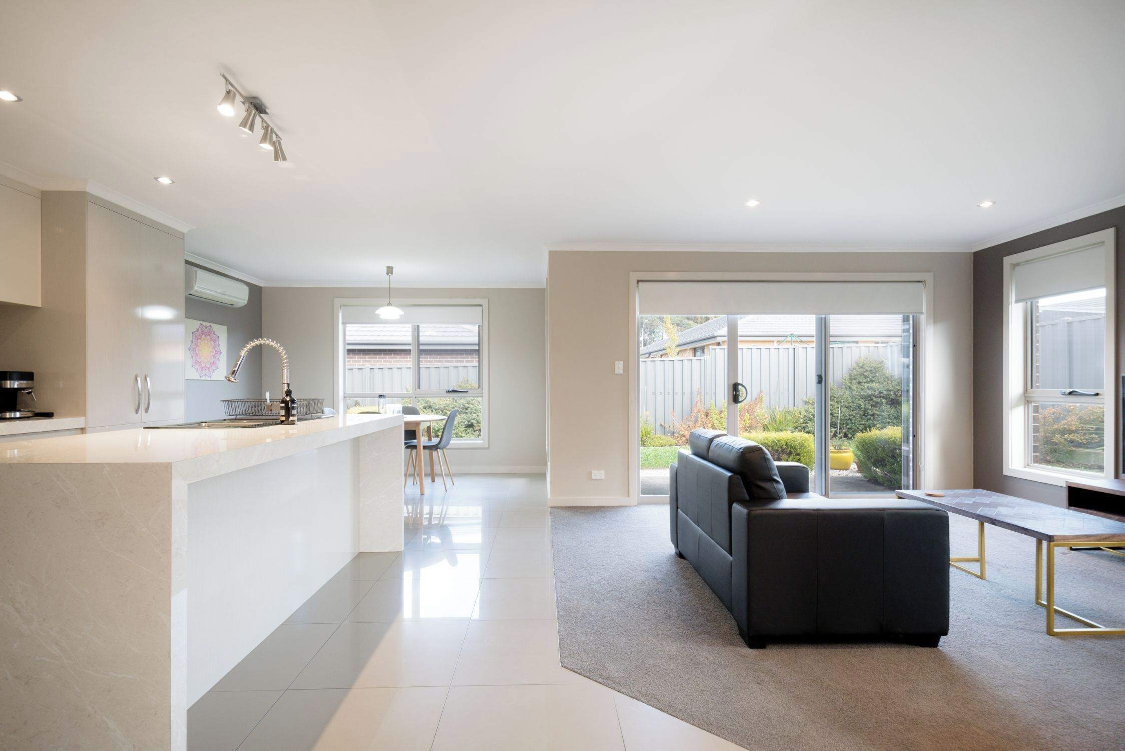Cute & Cosy 2 Bedroom Unit with Parking & WiFi
