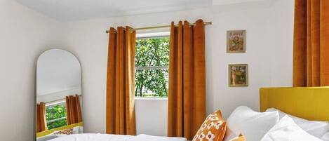 1 chambre, fer et planche à repasser, lit parapluie, Wi-Fi