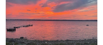 SLR River Retreat: 1000 islands- Winter Specials