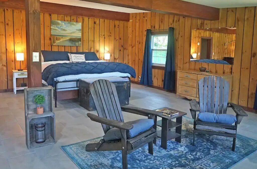 1 bedroom, desk, iron/ironing board, WiFi