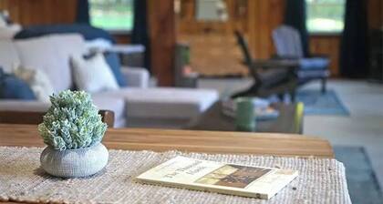 SLR River Retreat: 1000 islands- Winter Specials