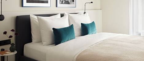 Large Room - Accessible | Premium bedding, individually decorated, individually furnished, desk