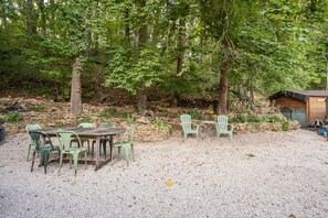 Outdoor dining - L'Alérion - Two Bedroom House, Sleeps 6 (Nancy)