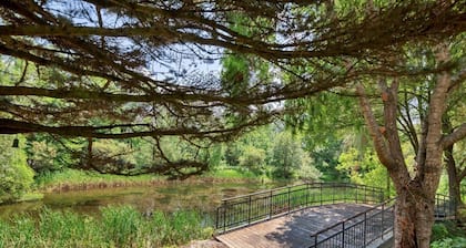 Modern Villa with private pond near Legoland and Delaware River.
