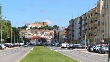 Parking sur place, borne de recharge pour les voitures électriques