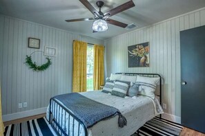 2 عدّة غرف نوم ومكواة/لوح كي وواي فاي وملاءات أسرّة