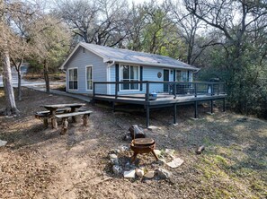 Outdoor dining - River Access | Fire Pit, BBQ | Pets Are Welcome! (Kyle)