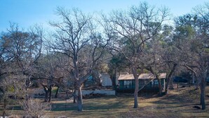 Property grounds - Pet-Friendly Cabin | Scenic River Views | Sleeps 5 (Kyle)