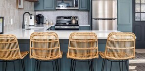 Fridge, microwave, oven, stovetop - River Access | Pet Friendly | Fishing | Sleeps 5 (Kyle)