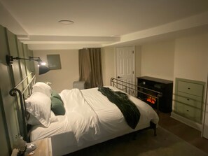 2 bedrooms, travel cot, WiFi