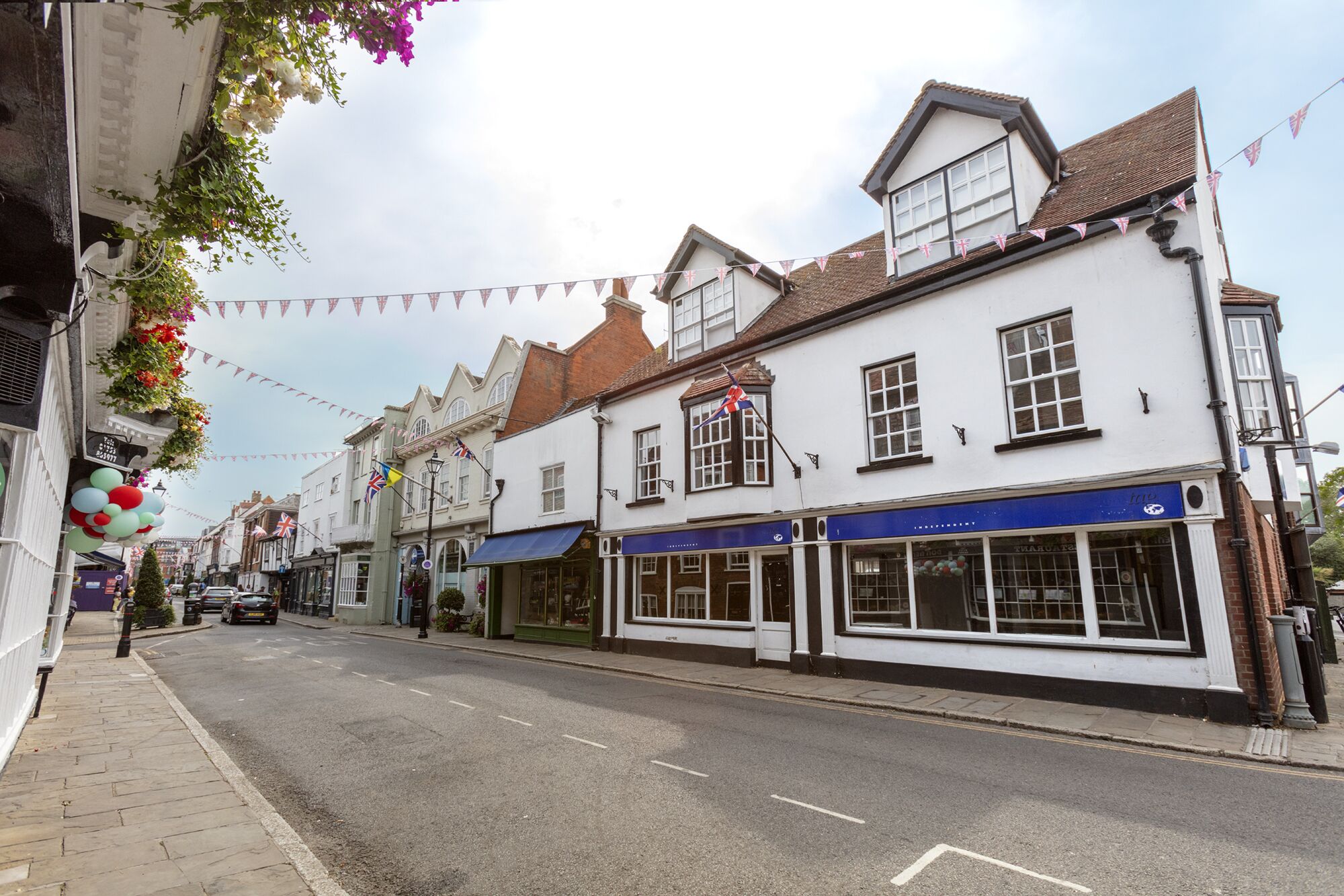 Hampden Apartments - The Louis