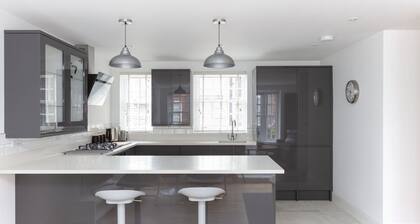 Hampden Apartments - The Louis