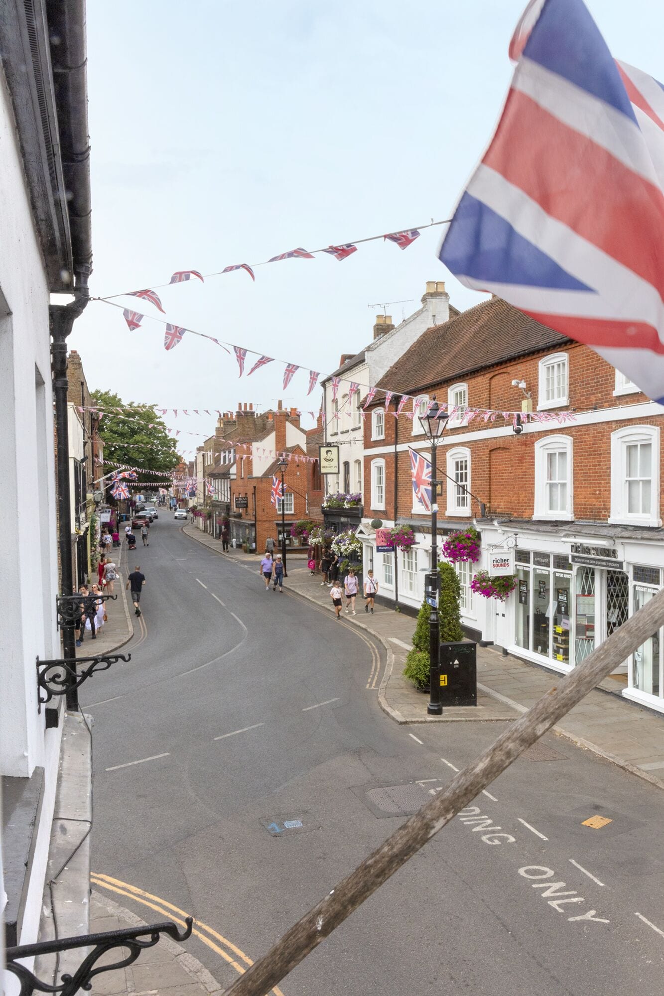 Hampden Apartments - The Louis