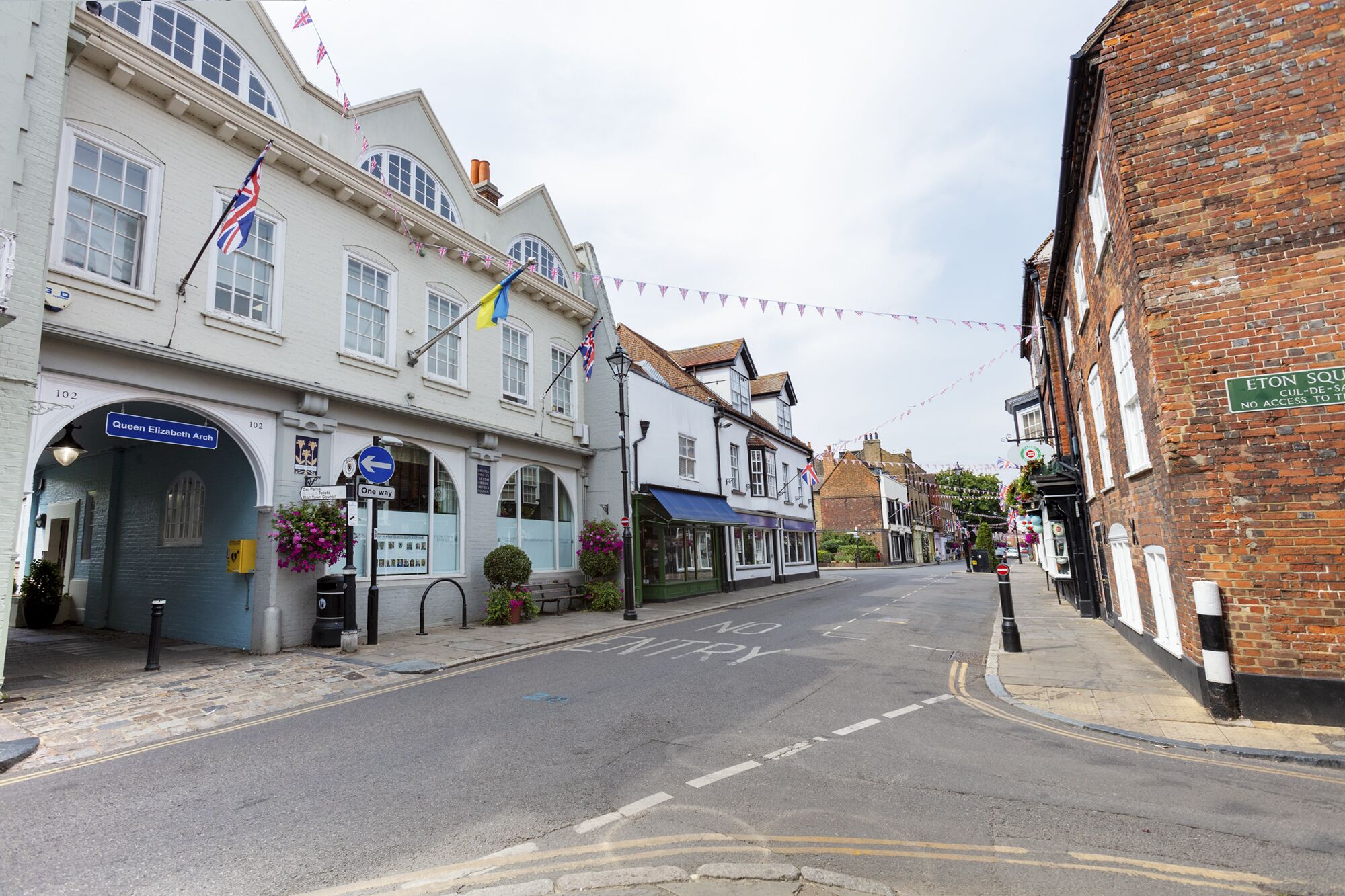 Hampden Apartments - The Louis