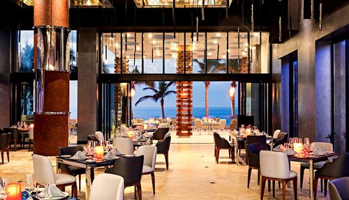 2 Bedroom Beachfront Condo on 5 Diamond Resort