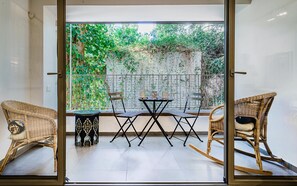 Interior - Amazing 2BR in Gideon by Holiday-rentals SAFE ROOM ({{addressCityy}})