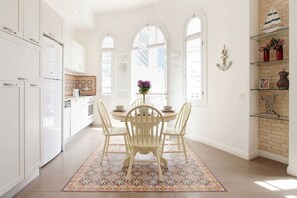 Uklassifisert bilde, 2 av 13, knapp