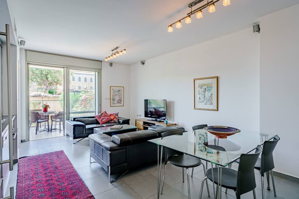 Surprising 2br In Flea Market Safe Room - Telavive