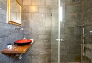 Bathtub, hair dryer, towels