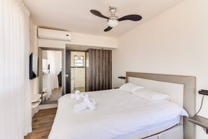 3 室のベッドルーム、アイロン / アイロン台、WiFi、ベッドシーツ