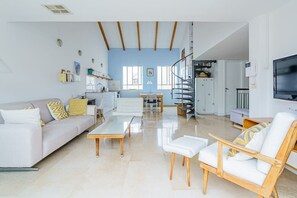 TV - Incredible 2BR in Neve Tsedek by Holiday-rentals ({{addressCityy}})