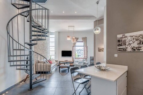 Crazy Duplex In Flea Market by Holiday-rentals